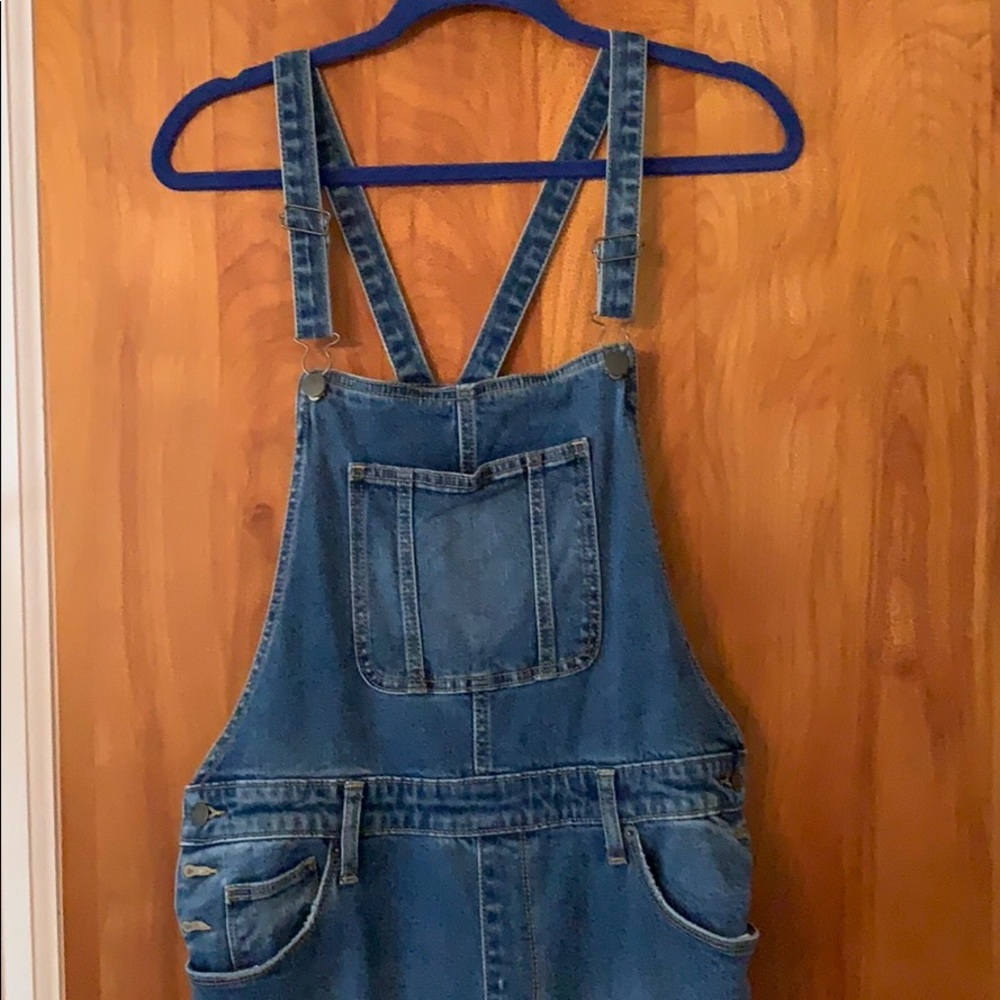 Universal thread brand overalls